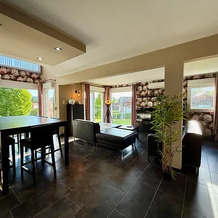 Le Jardin De Rose Et Capucine, Piscine Et Jardin Avec Terrasse *