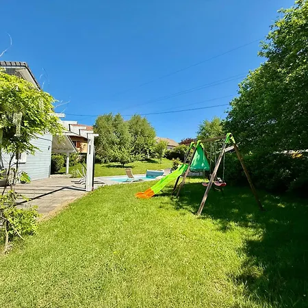 Le Jardin De Rose Et Capucine, Piscine Et Jardin Avec Terrasse