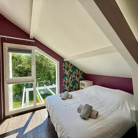 Le Jardin De Rose Et Capucine, Piscine Et Jardin Avec Terrasse *