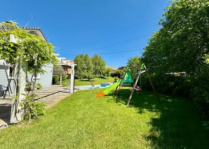 Le Jardin De Rose Et Capucine, Piscine Et Jardin Avec Terrasse