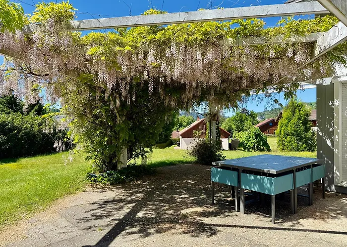 Le Jardin De Rose Et Capucine, Piscine Et Jardin Avec Terrasse